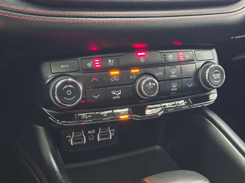 Used 2024 Dodge Durango GT image 32