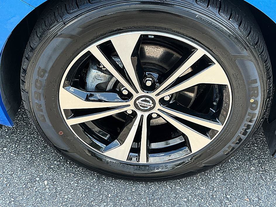 Certified 2023 Nissan Sentra SV FWD image 9