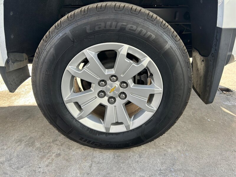 Used 2022 Chevrolet Colorado LT w/ LT Convenience Package RWD image 16