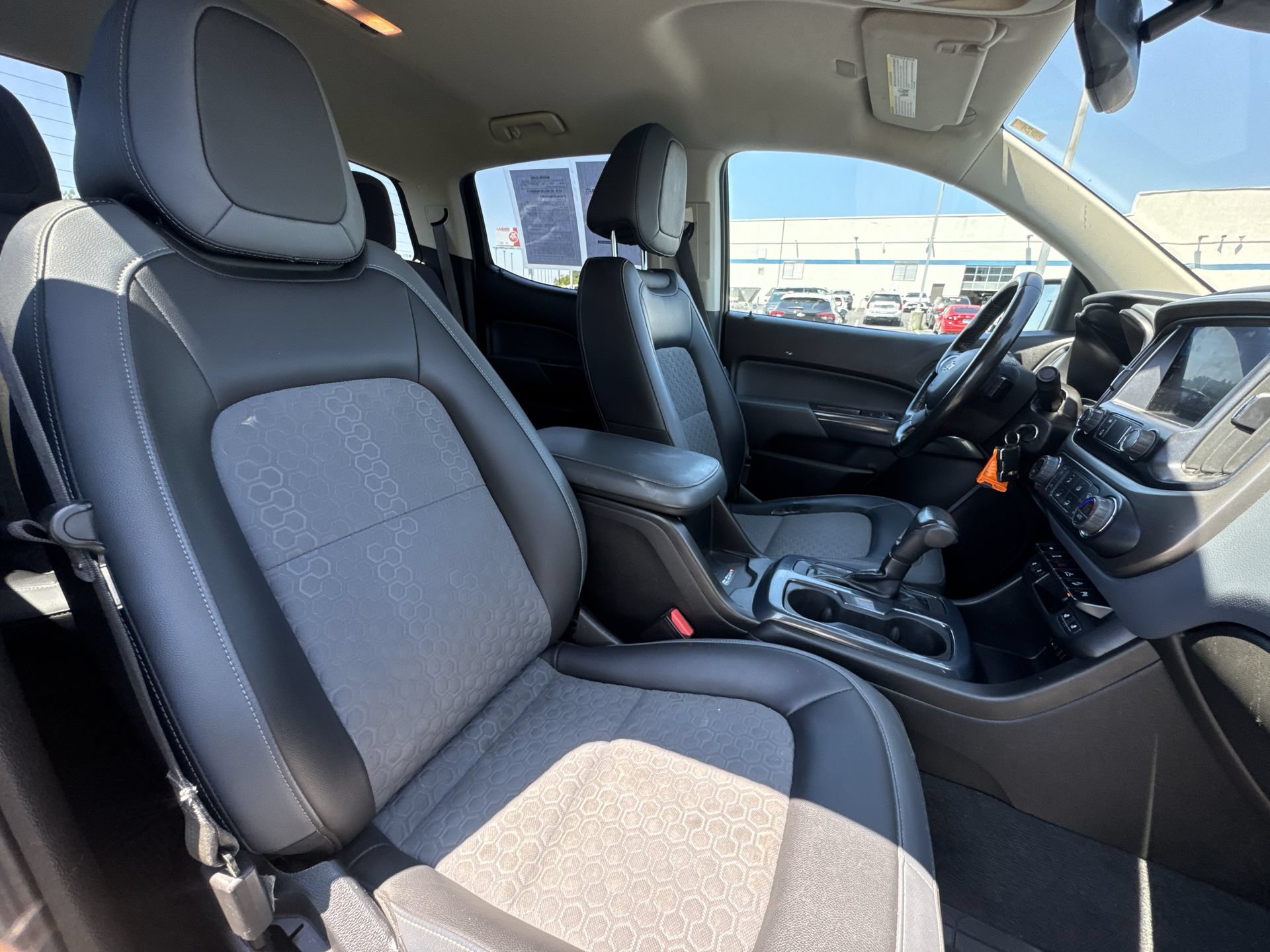 Used 2021 Chevrolet Colorado Z71 AWD/4WD image 25
