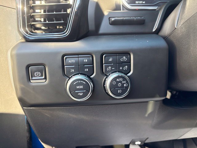 Used 2023 GMC Sierra 1500 AT4X AWD/4WD image 30