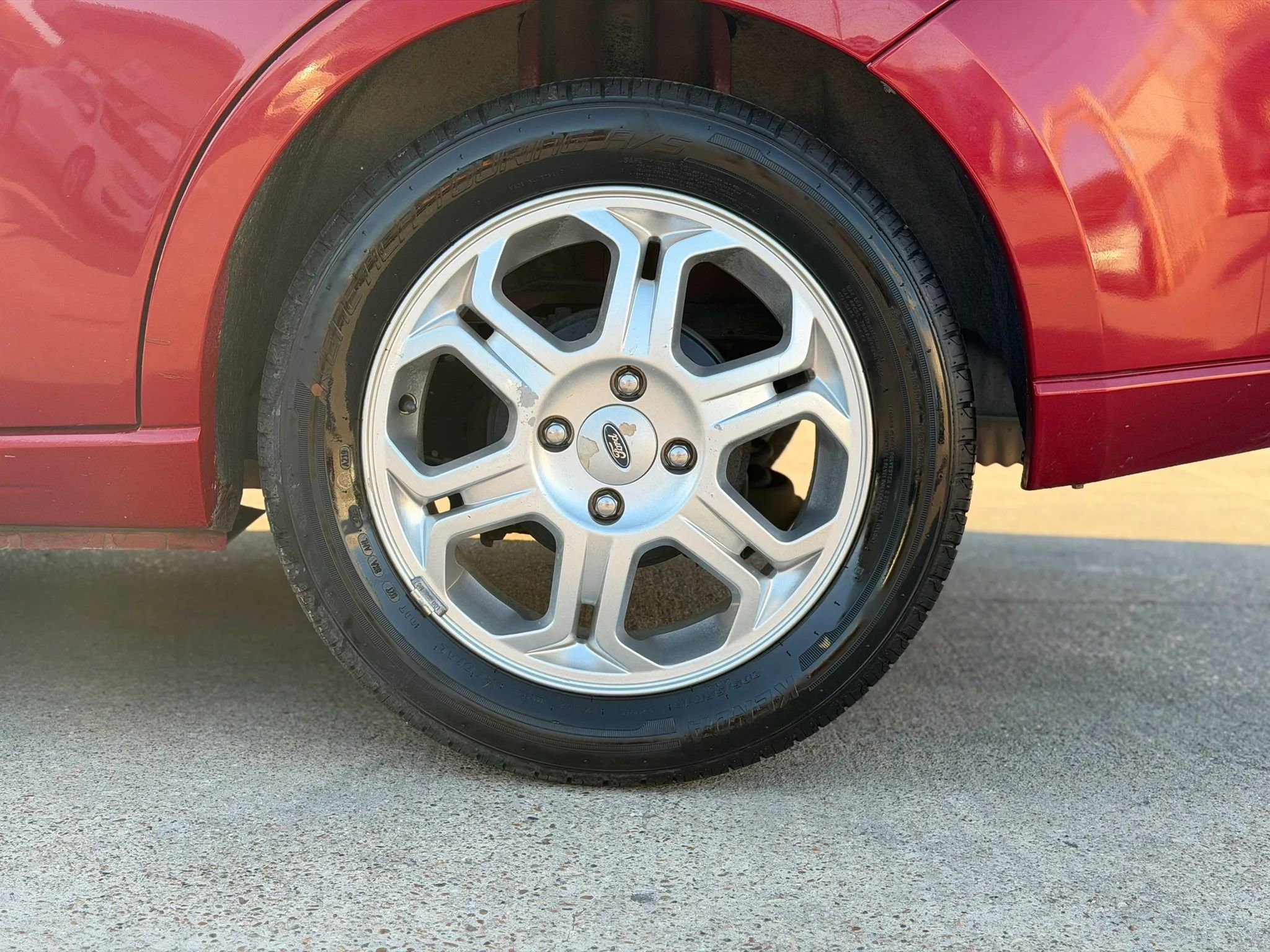 Used 2009 Ford Focus SES FWD image 12