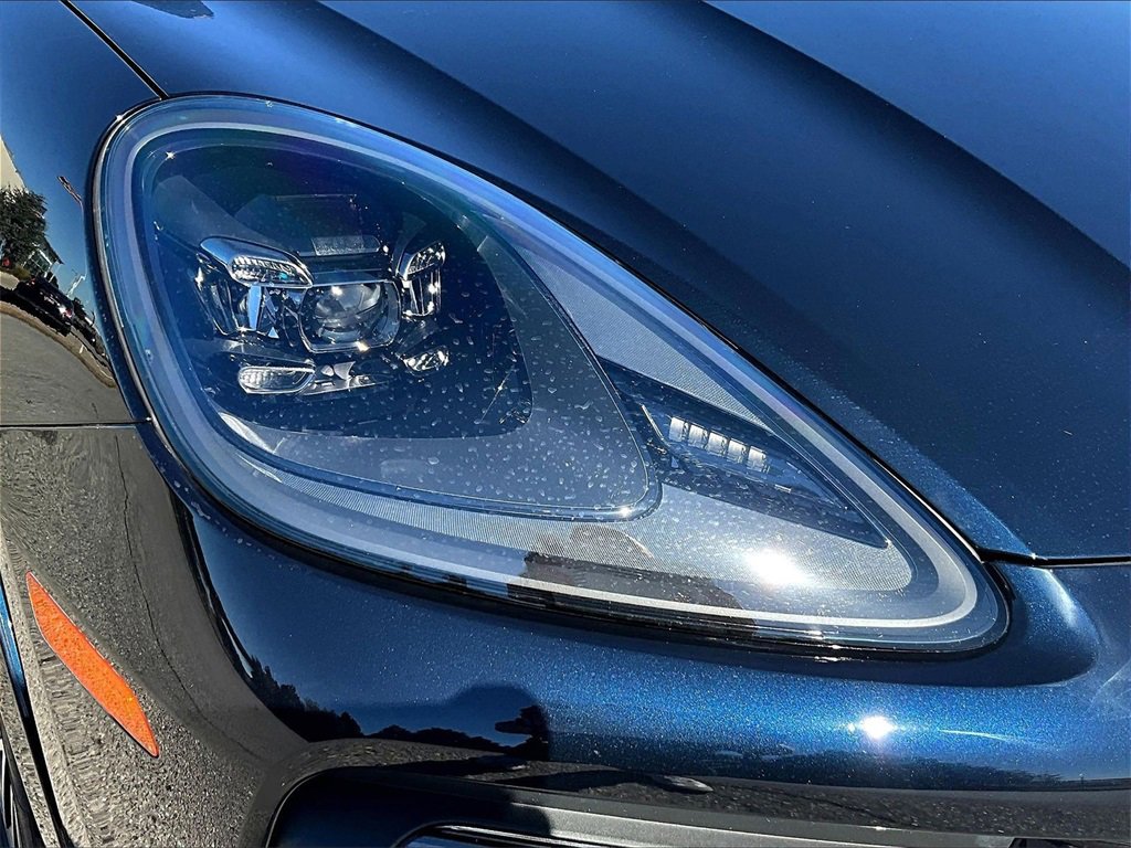 Used 2023 Porsche Cayenne Platinum Edition image 12