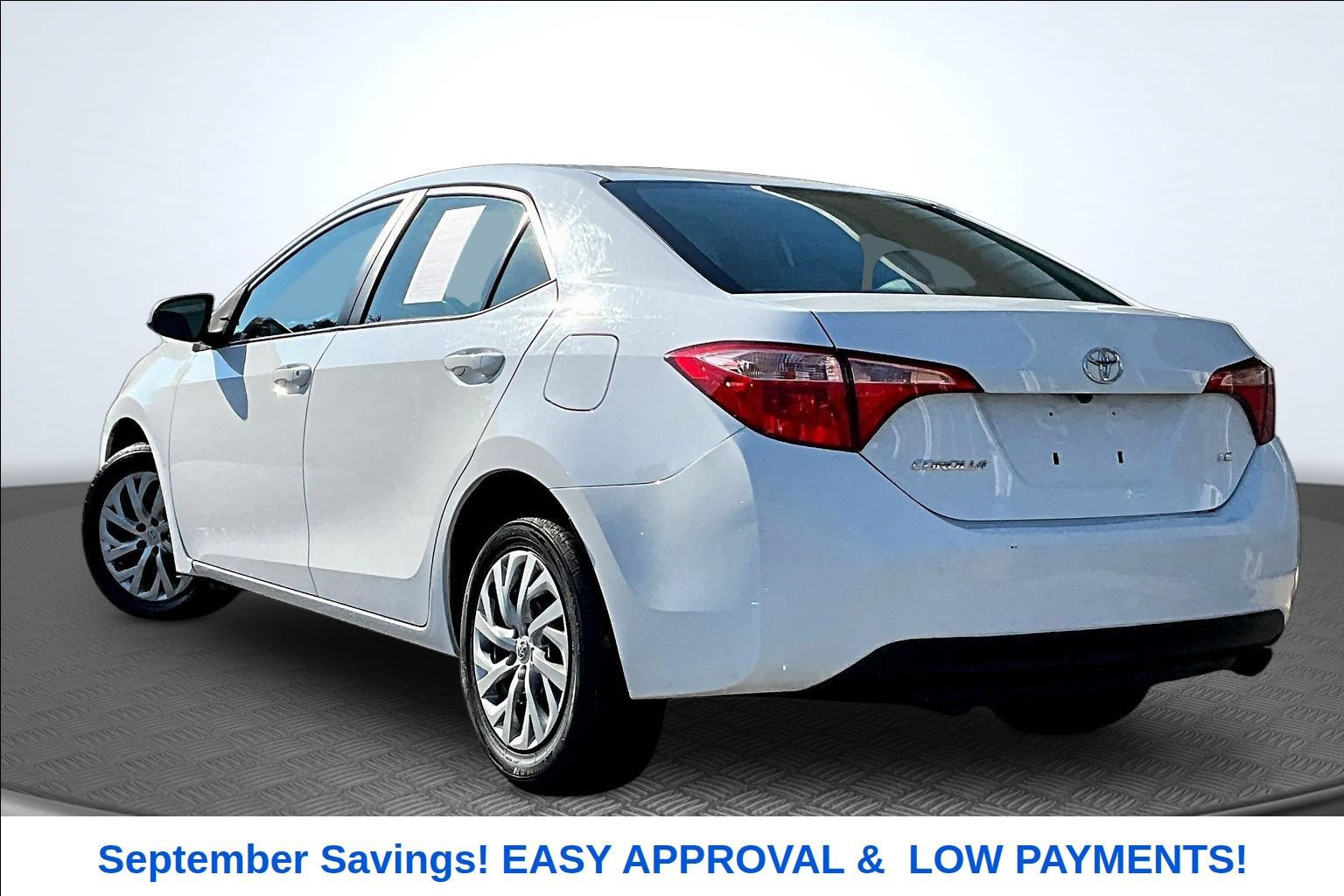 Used 2017 Toyota Corolla LE FWD image 3