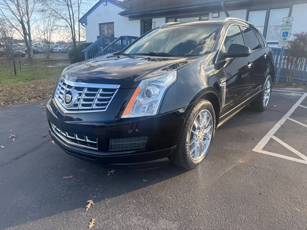 Used 2014 Cadillac SRX Luxury w/ Driver Awareness Package image 4