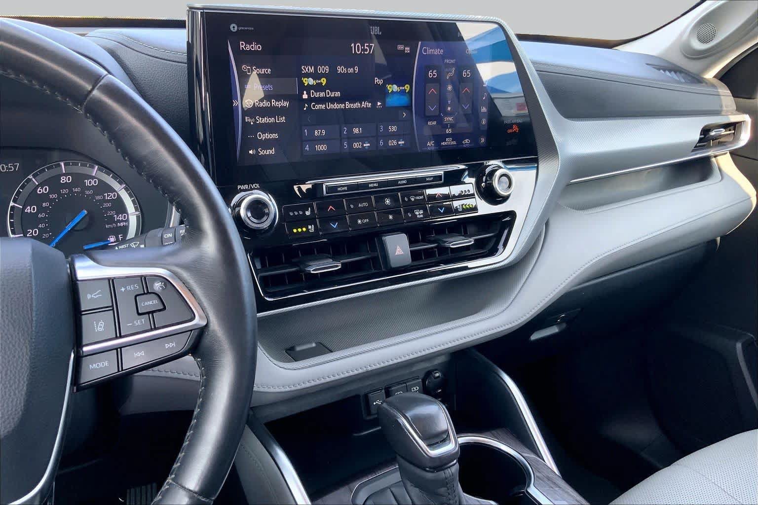 Used 2020 Toyota Highlander Platinum AWD/4WD image 16