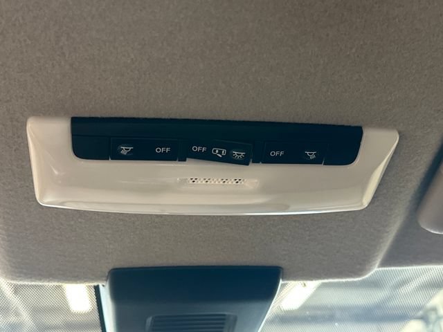 Used 2022 Nissan Kicks S FWD image 33