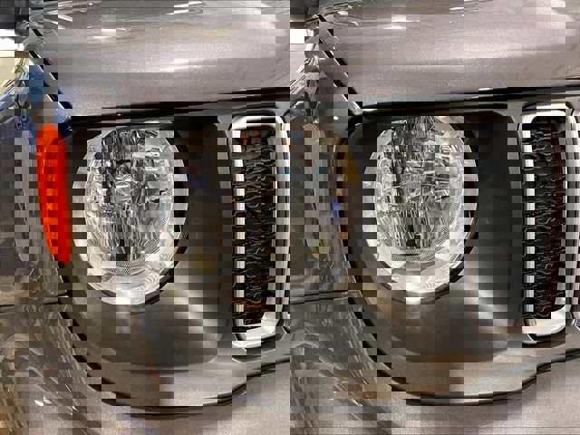 Used 2023 Jeep Renegade Latitude image 30