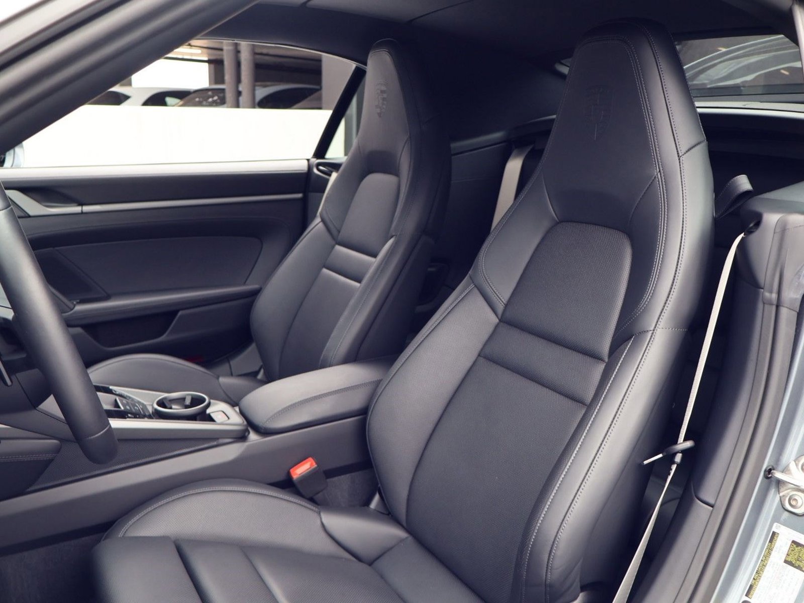 Certified 2025 Porsche 911 Carrera RWD image 6