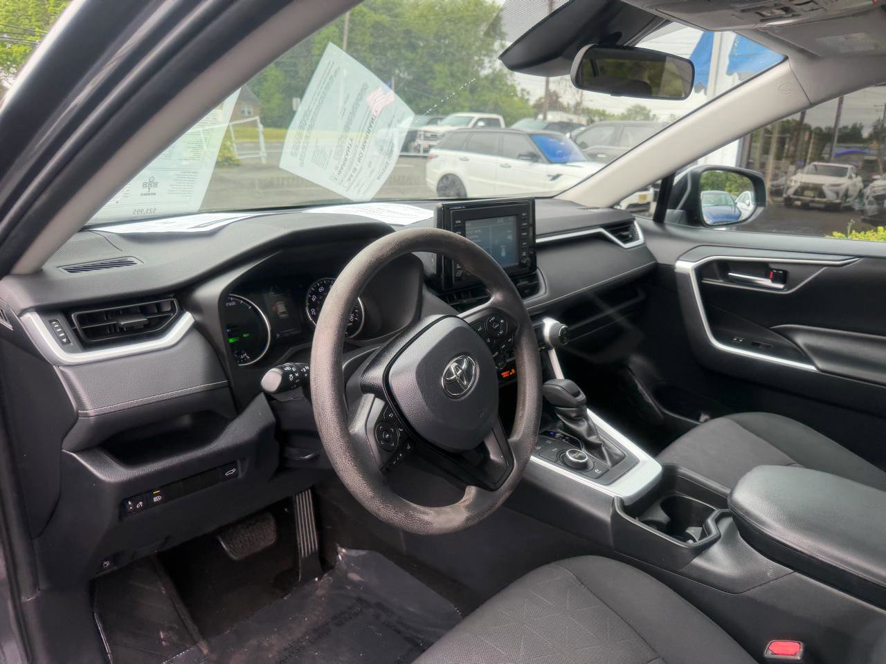 Used 2019 Toyota RAV4 XLE AWD/4WD image 9