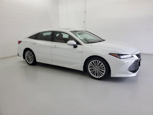 Used 2019 Toyota Avalon Limited w/ Advanced Safety Package image 4