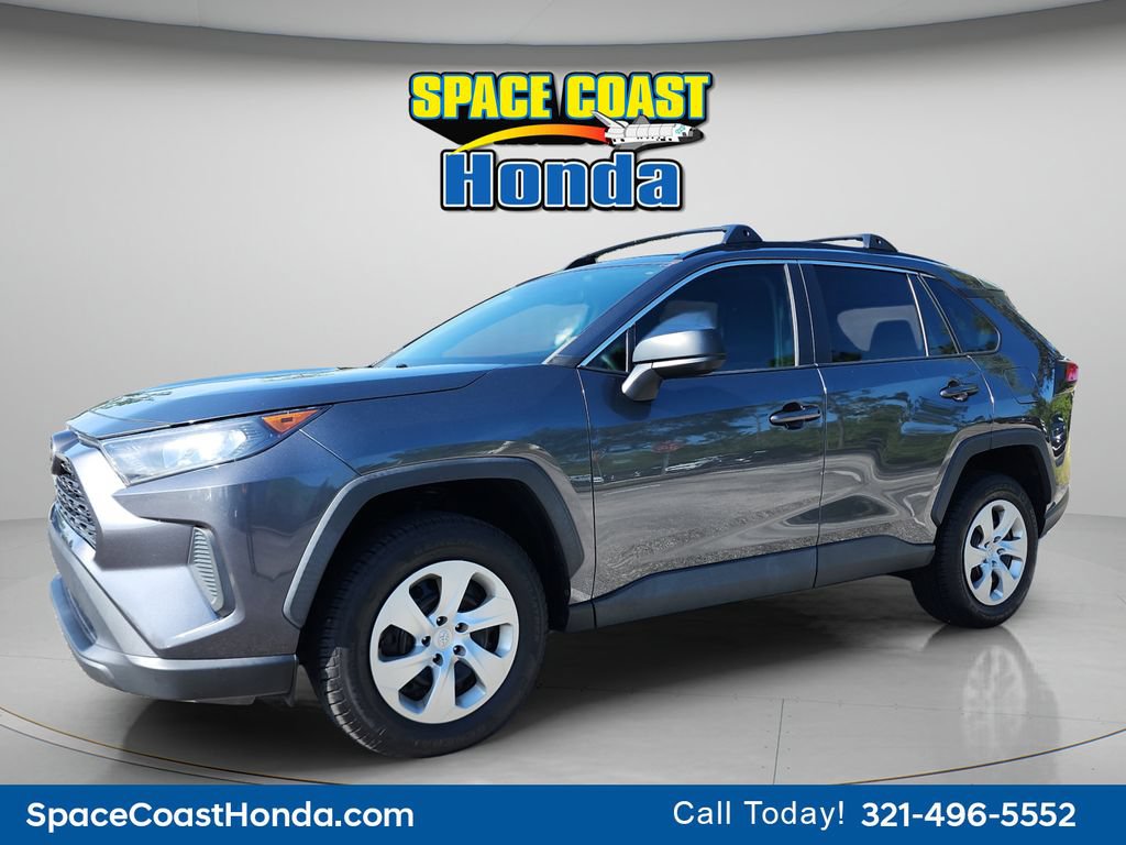 Used 2020 Toyota RAV4 LE FWD image 3