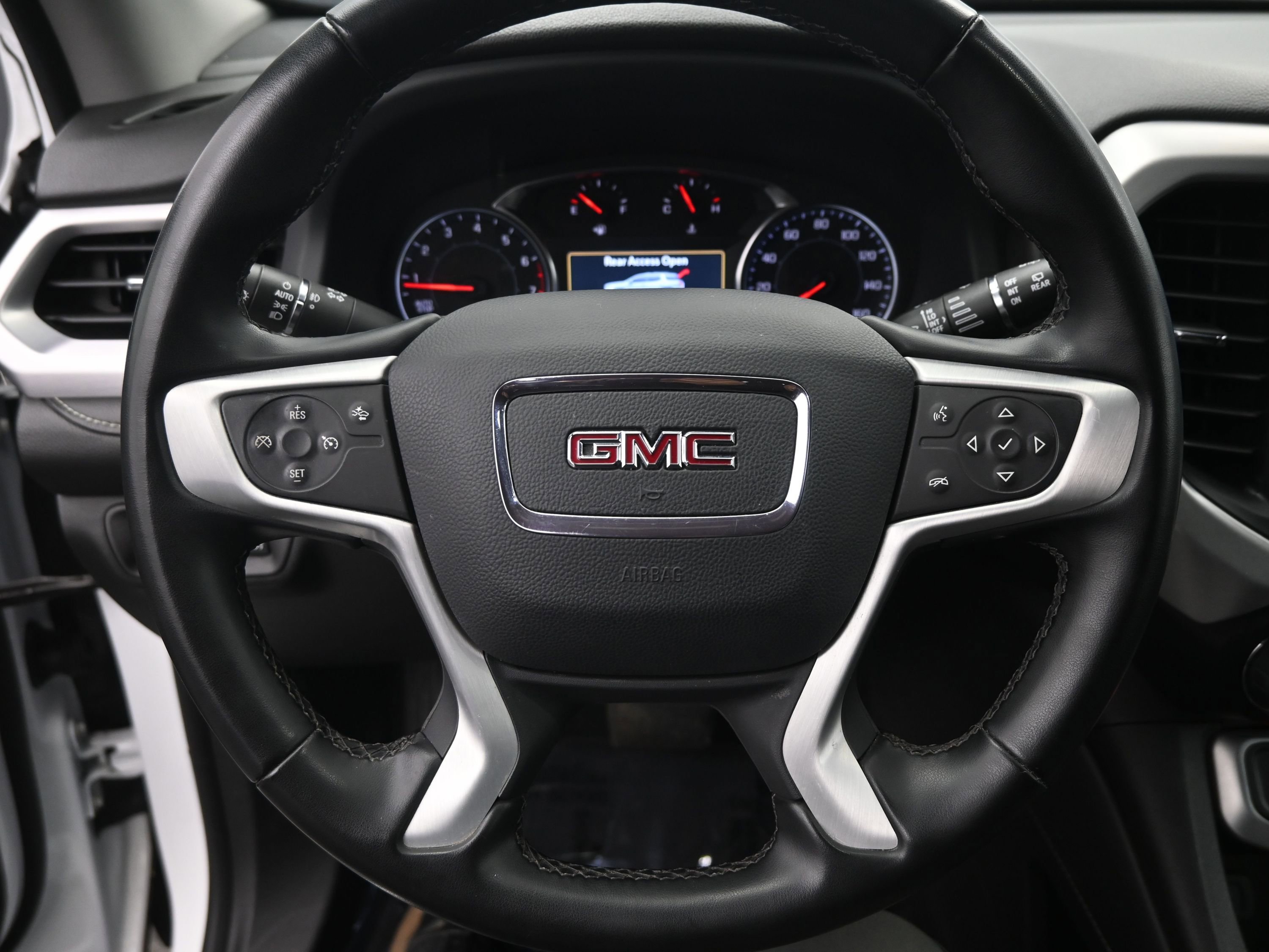 Used 2023 GMC Acadia SLT image 13