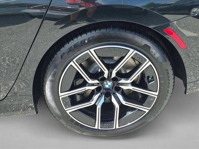 New 2026 BMW 740i w/ Premium Package RWD image 9