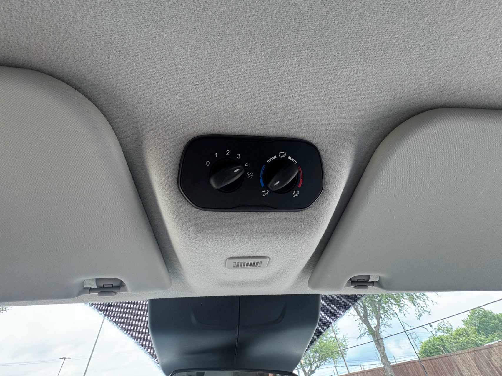 Used 2018 Ford Transit 150 XL RWD image 21