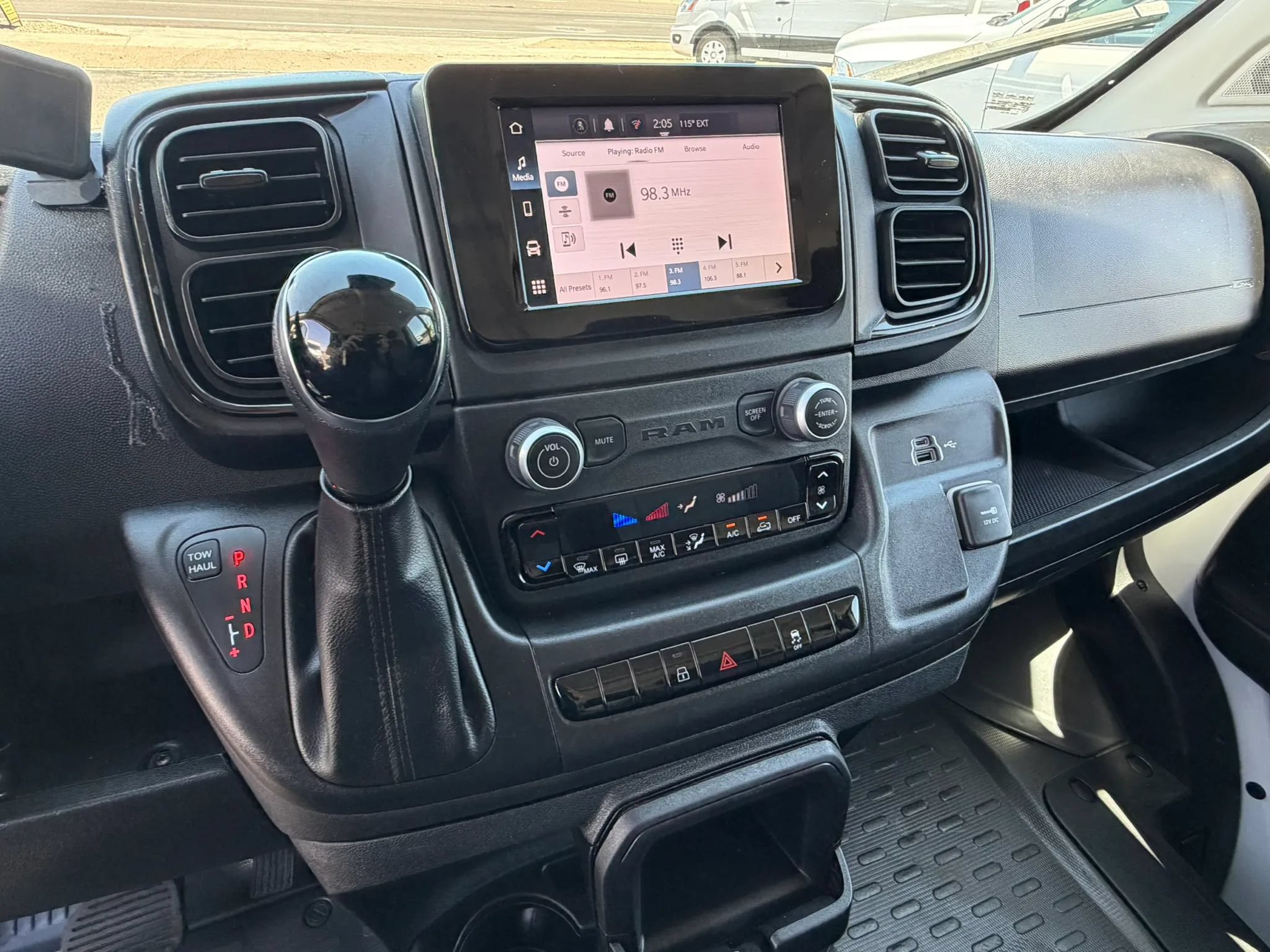 Used 2025 RAM ProMaster 2500 w/ Convenience Group FWD image 18