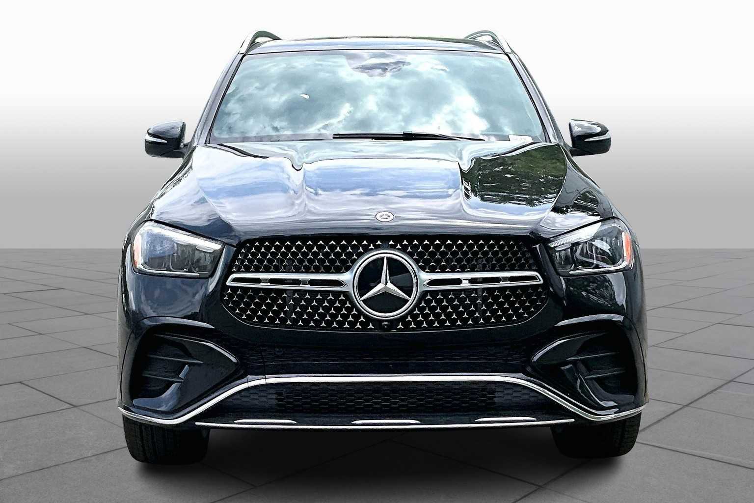 Used 2025 Mercedes-Benz GLE 450 4MATIC image 3