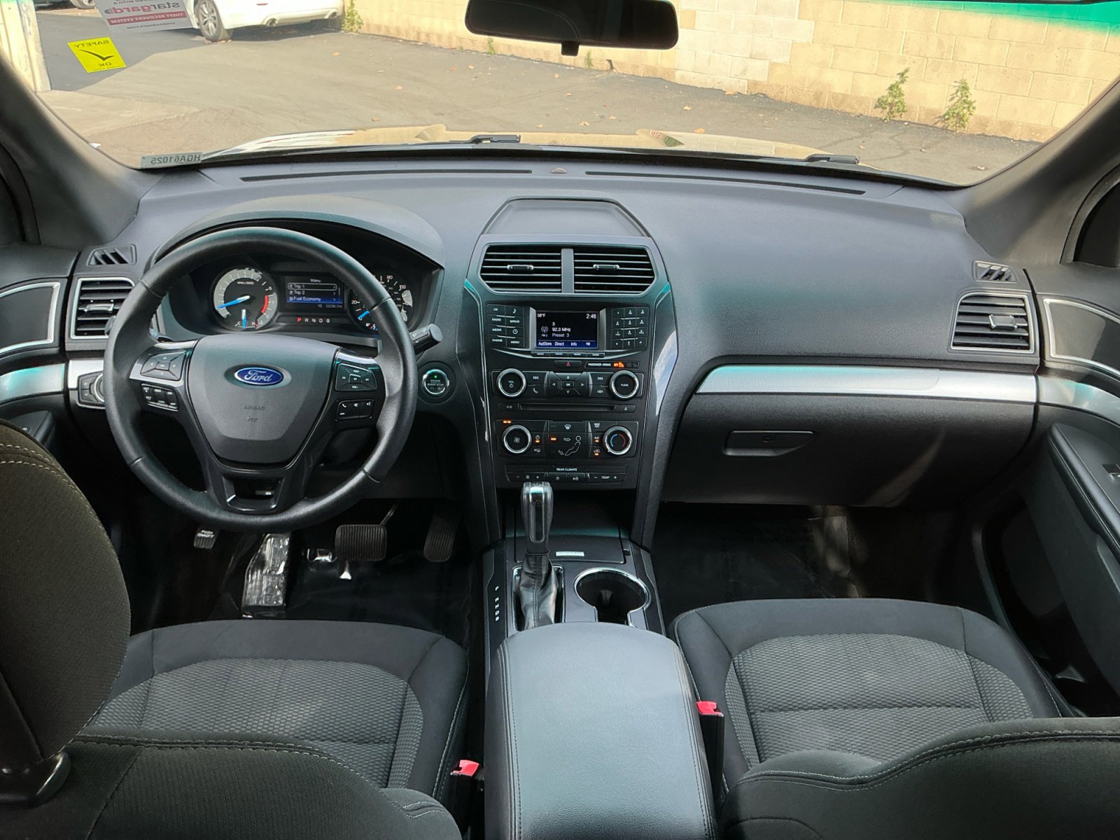 Used 2017 Ford Explorer XLT image 17