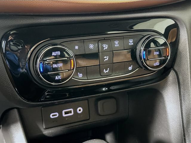 Used 2022 Buick Encore GX Essence FWD image 18