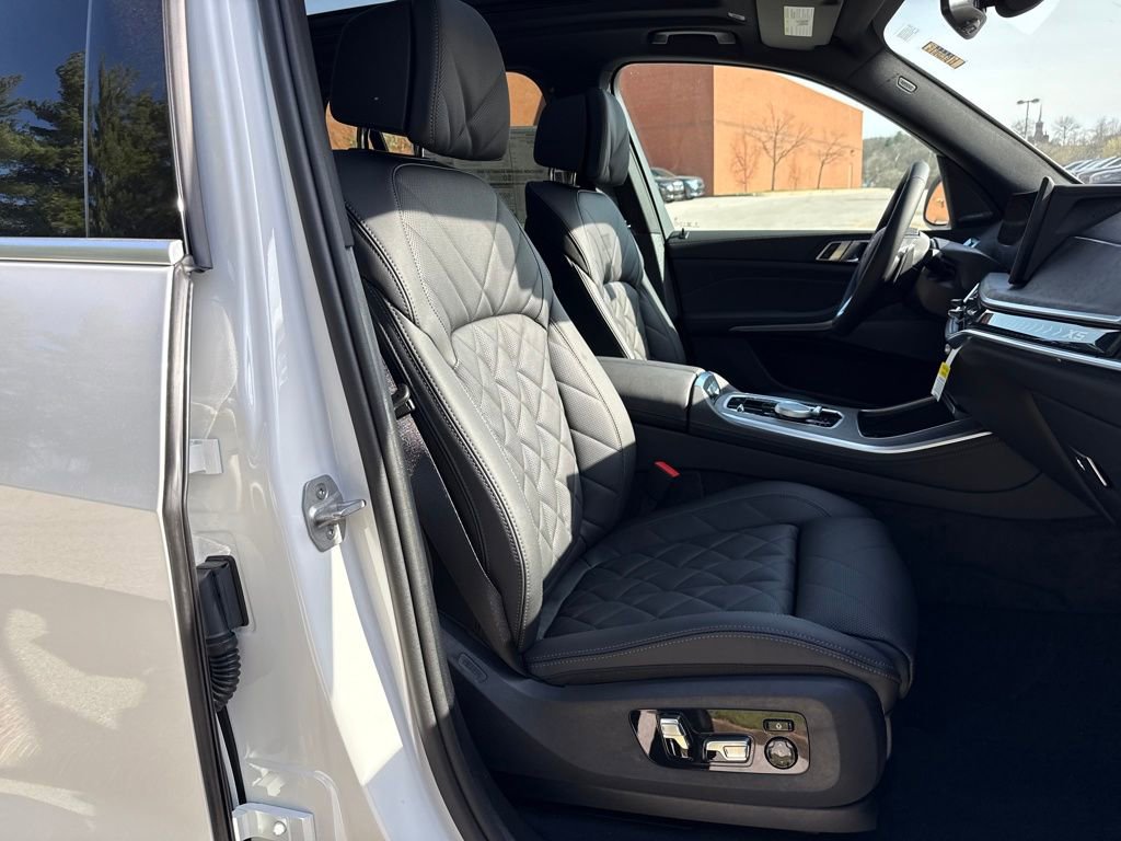 New 2026 BMW X5 xDrive50e image 26