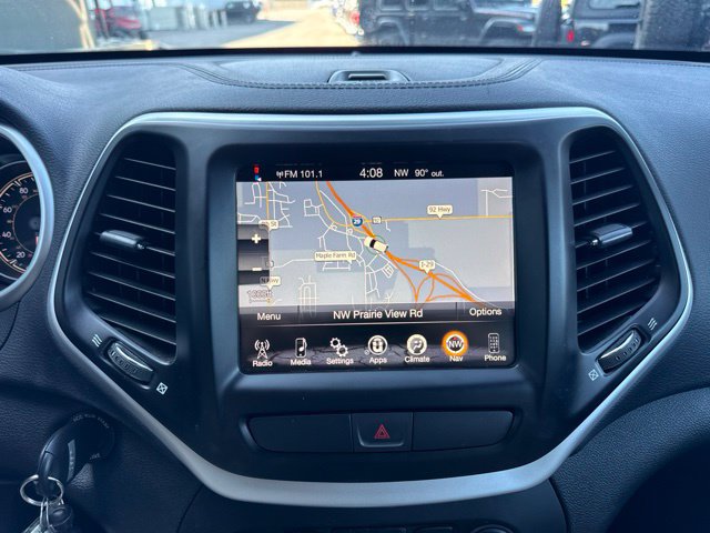 Used 2017 Jeep Cherokee Latitude AWD/4WD image 15