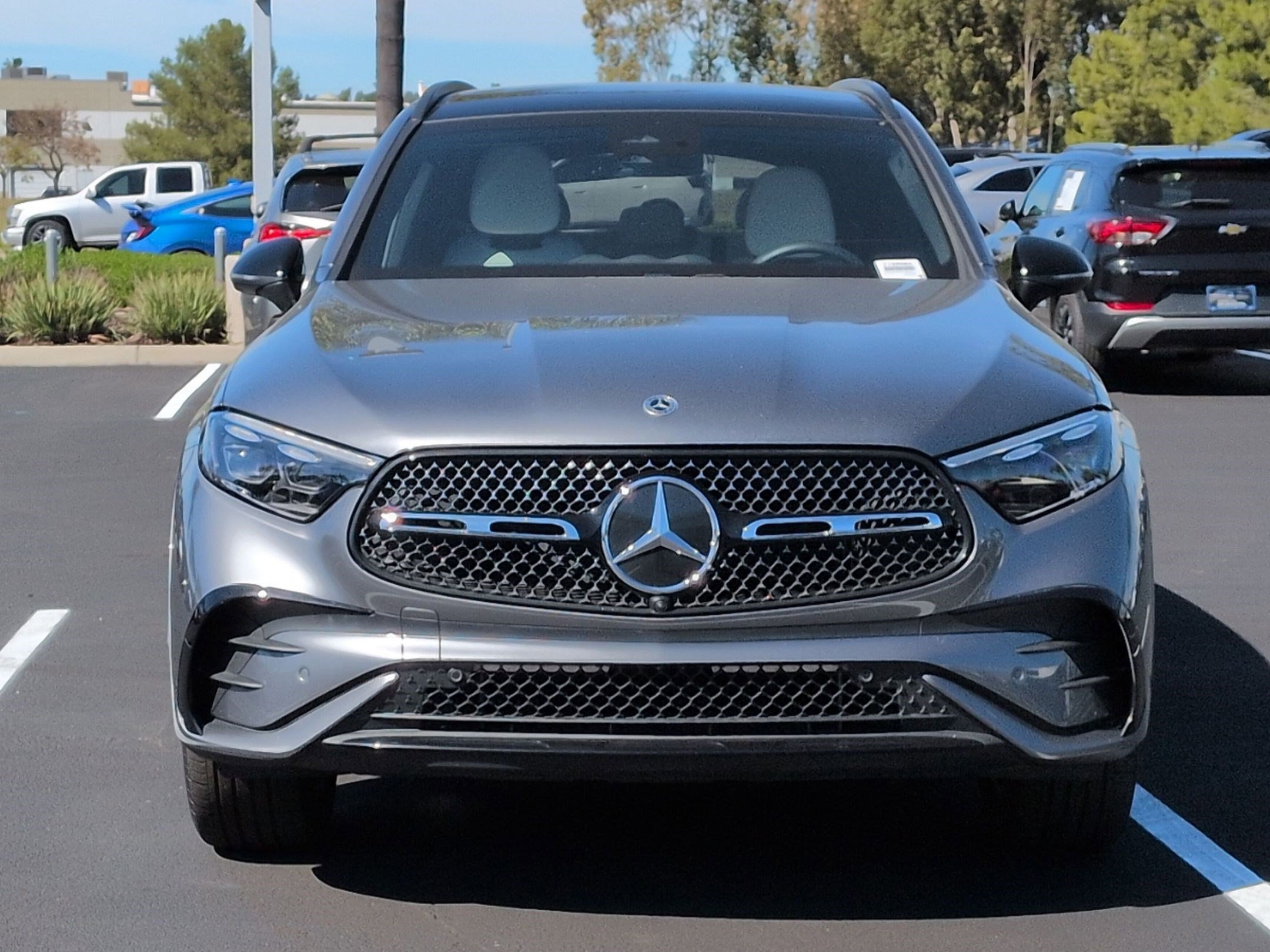 Used 2023 Mercedes-Benz GLC 300 4MATIC image 3