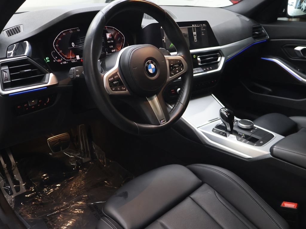 Used 2022 BMW 330i Sedan w/ M Sport Package RWD image 17