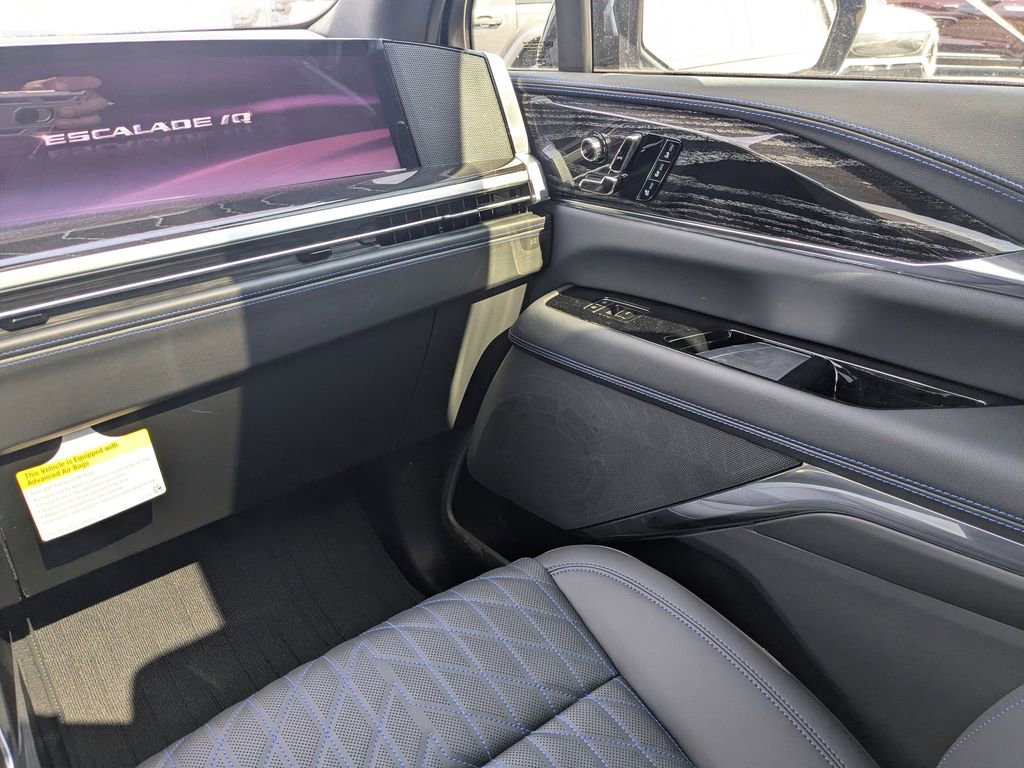 New 2025 Cadillac Escalade IQ Sport 1 w/ LPO, ONYX Package image 16
