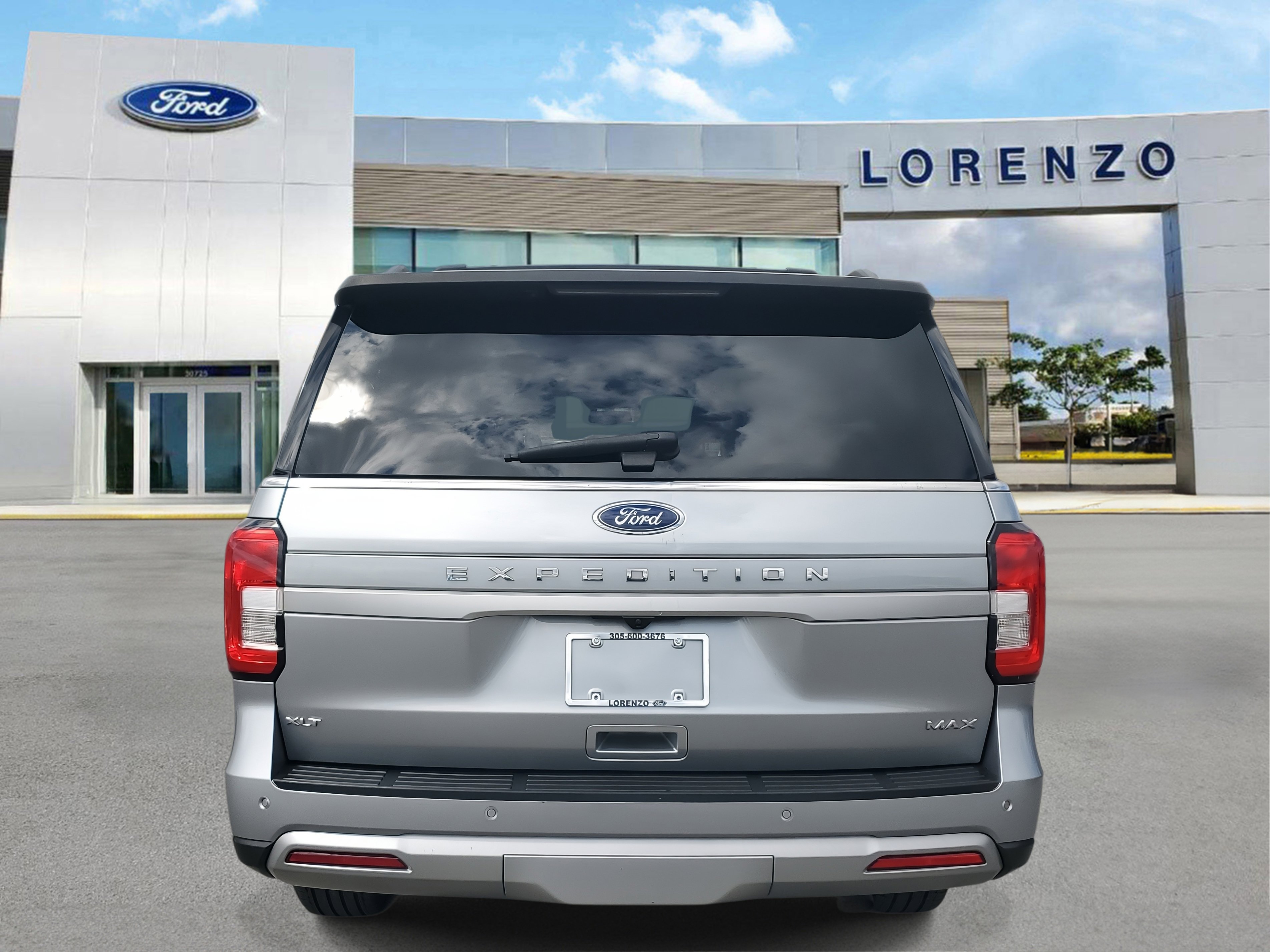 Used 2024 Ford Expedition Max XLT image 6