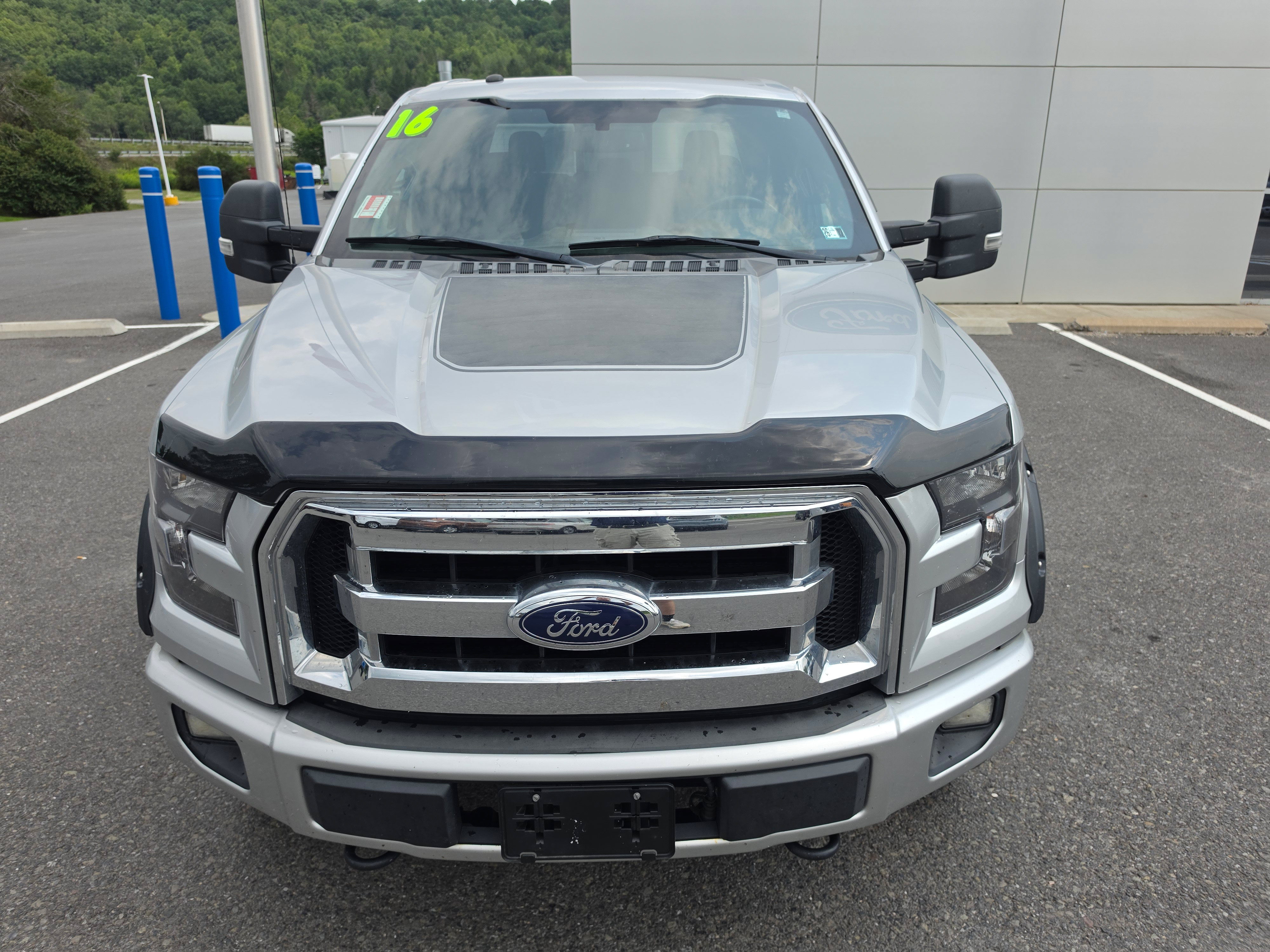 Used 2016 Ford F150 XLT w/ Equipment Group 302A Luxury AWD/4WD image 9