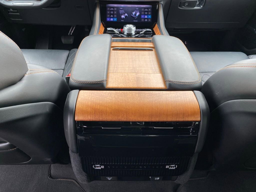 Used 2024 Jeep Grand Wagoneer L Series III image 31