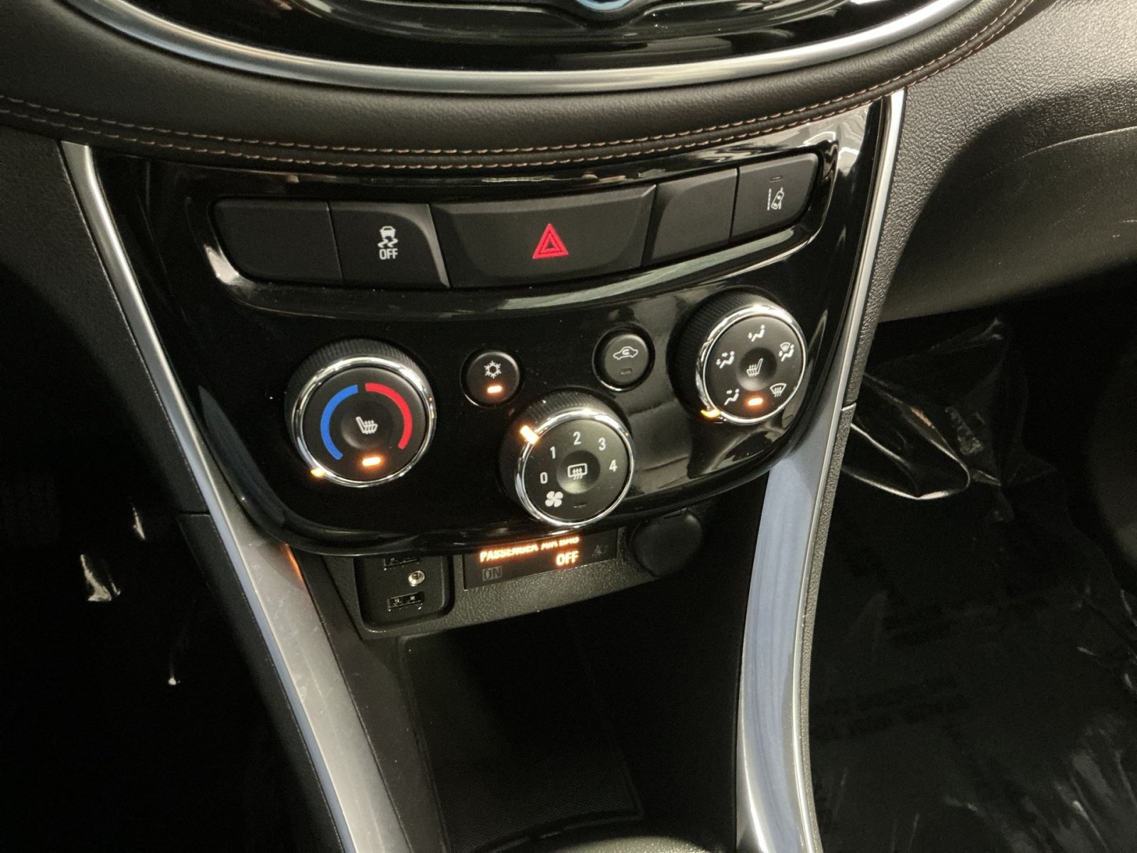 Used 2020 Chevrolet Trax Premier AWD/4WD image 22