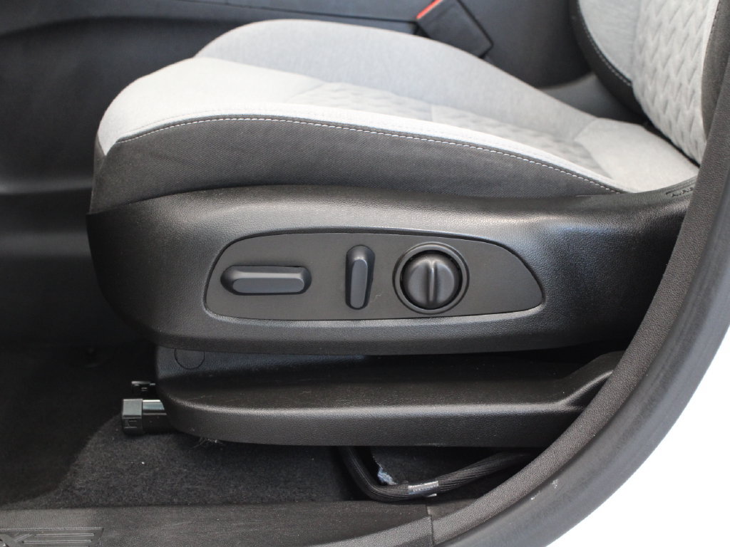 Used 2023 Chevrolet Equinox LS w/ LS Convenience Package FWD image 11