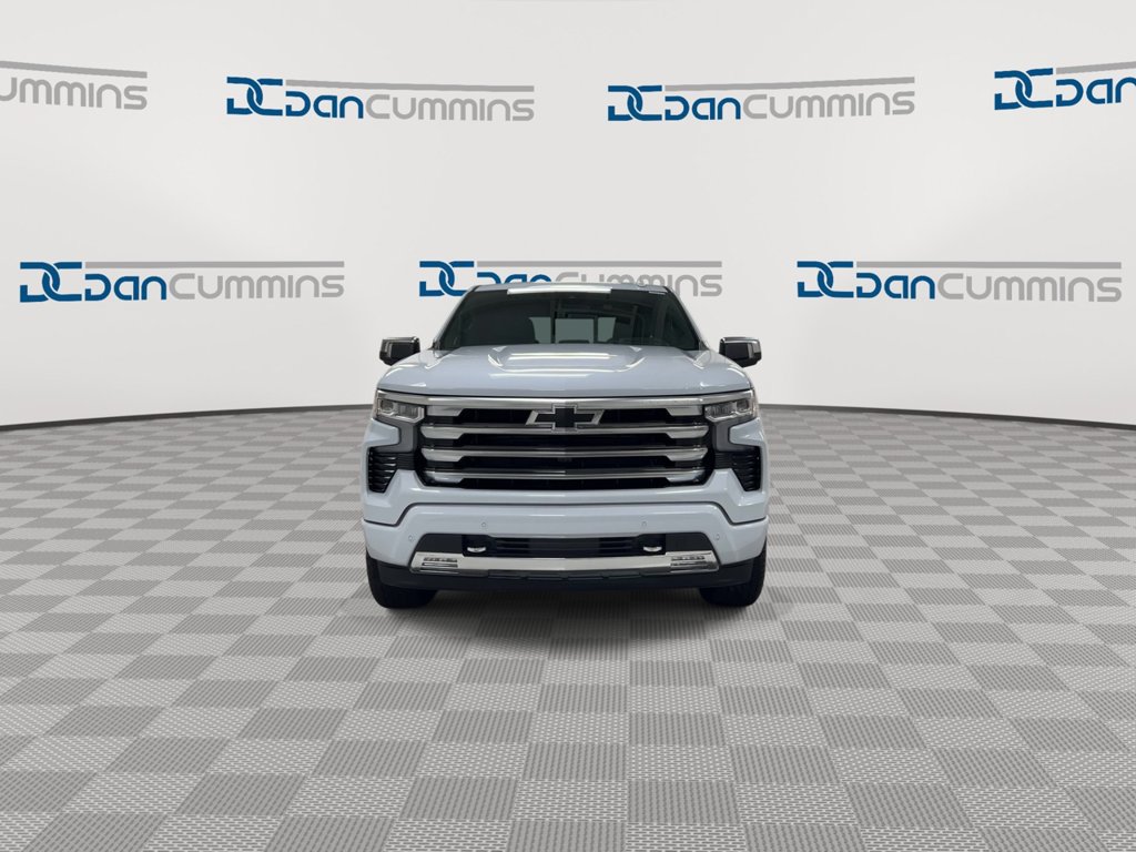 Used 2026 Chevrolet Silverado 1500 High Country w/ Technology Package AWD/4WD image 3
