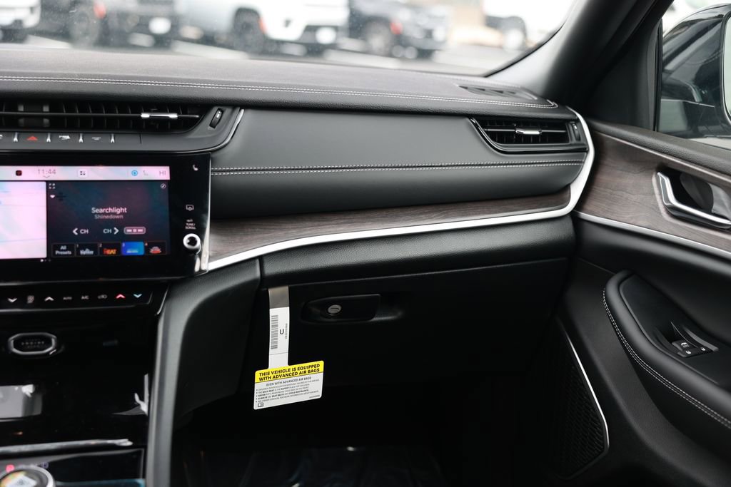 New 2026 Jeep Grand Cherokee Limited w/ MOPAR Finishing Package image 24