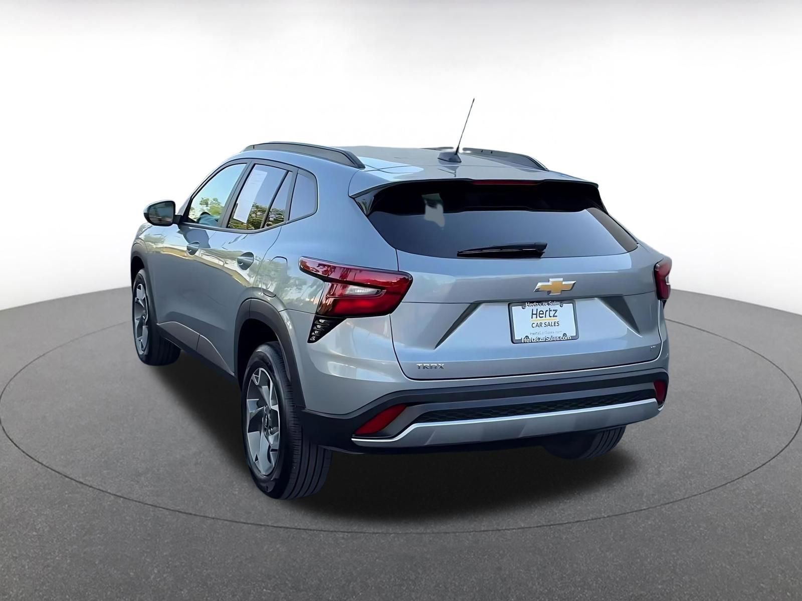 Used 2025 Chevrolet Trax LT image 11