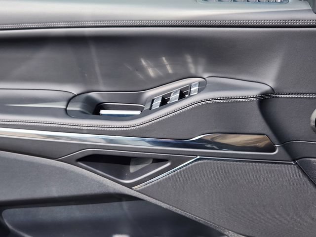 New 2027 Lincoln Navigator Premiere AWD/4WD image 9