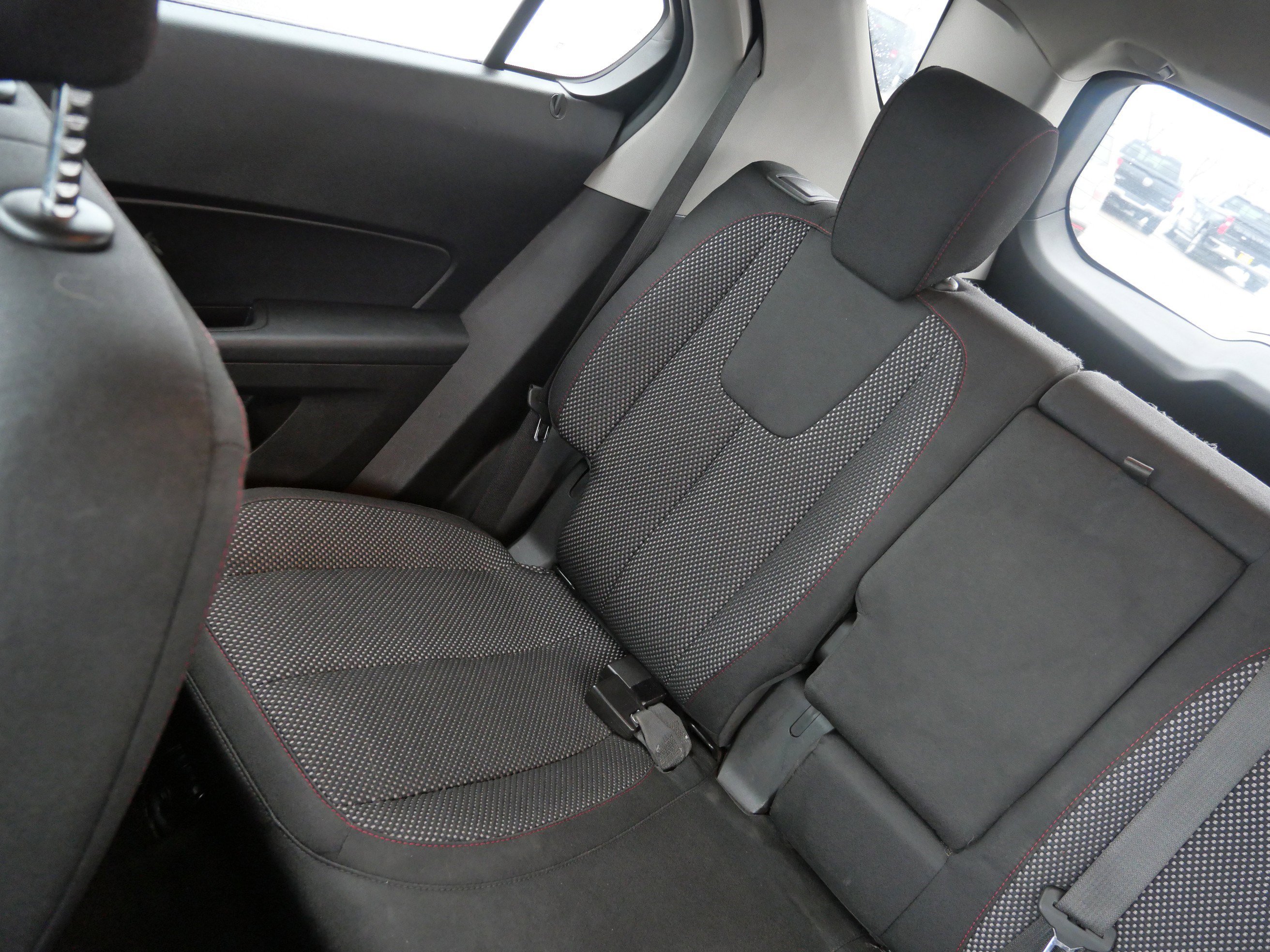 Used 2014 Chevrolet Equinox LT w/ Driver Convenience Package image 12