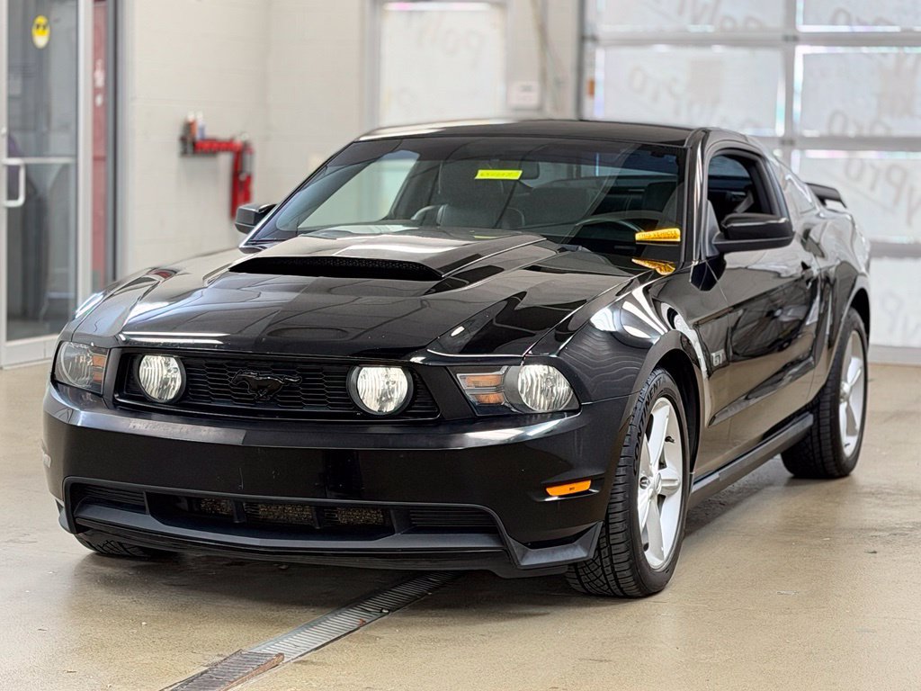 Used 2010 Ford Mustang GT RWD image 3