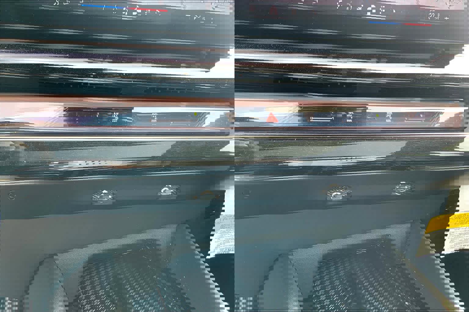 New 2024 BMW i5 eDrive40i w/ Premium Package image 17