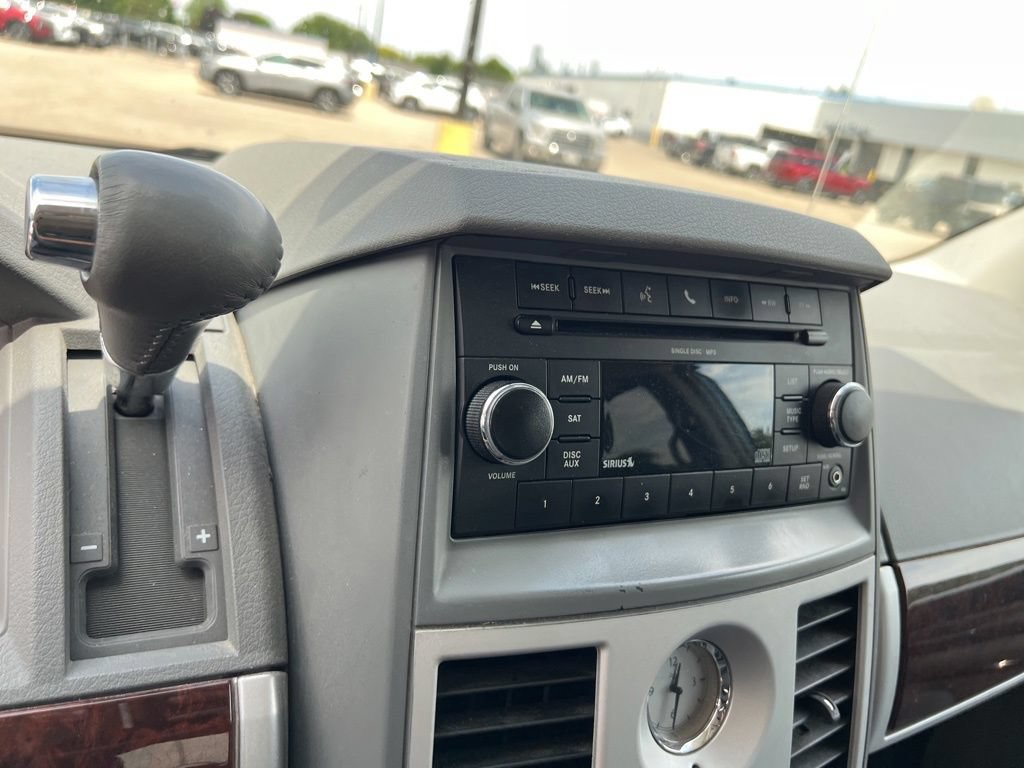 Used 2010 Chrysler Town & Country Touring FWD image 46