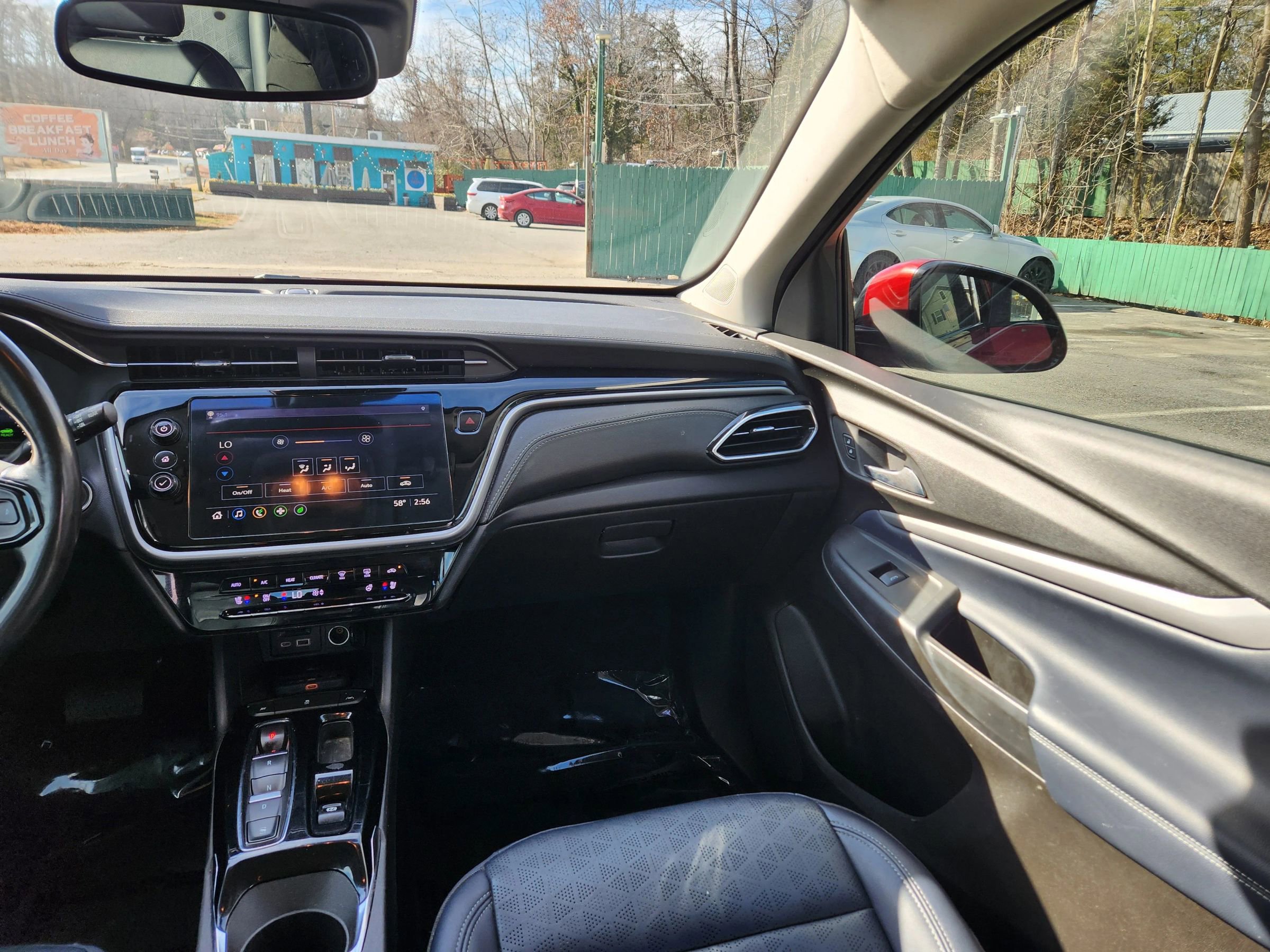 Used 2022 Chevrolet Bolt EUV LT w/ Convenience Package image 29