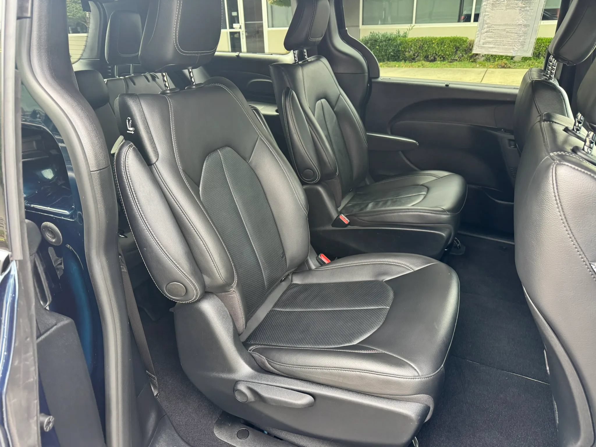 Used 2021 Chrysler Pacifica Touring-L w/ S Appearance Package FWD image 26