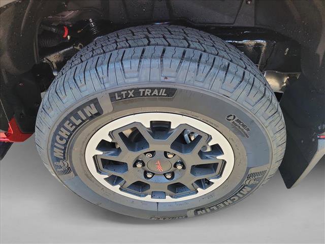 Used 2025 Toyota 4Runner TRD Off-Road image 12