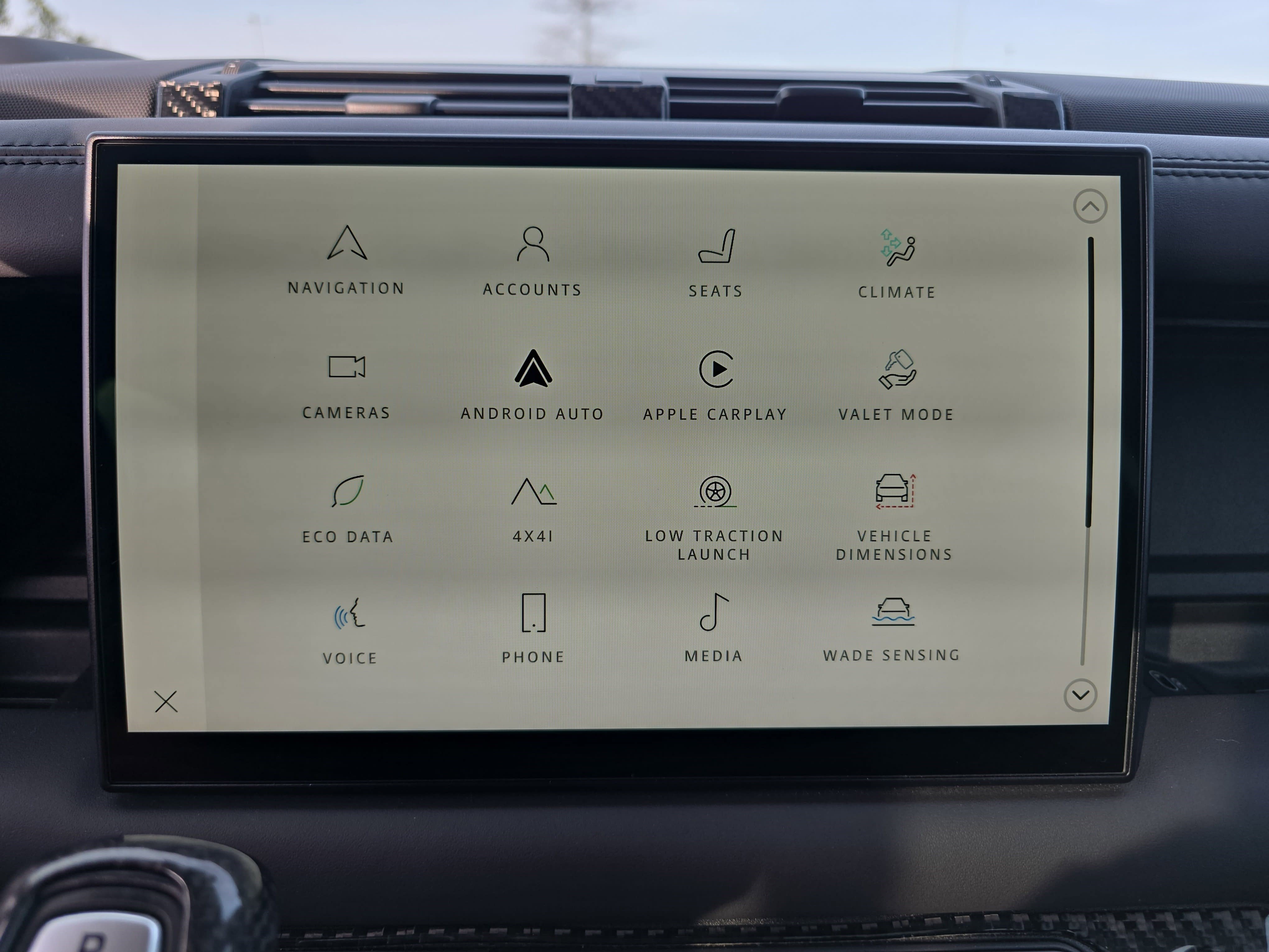 Used 2023 Land Rover Defender 110 V8 image 22