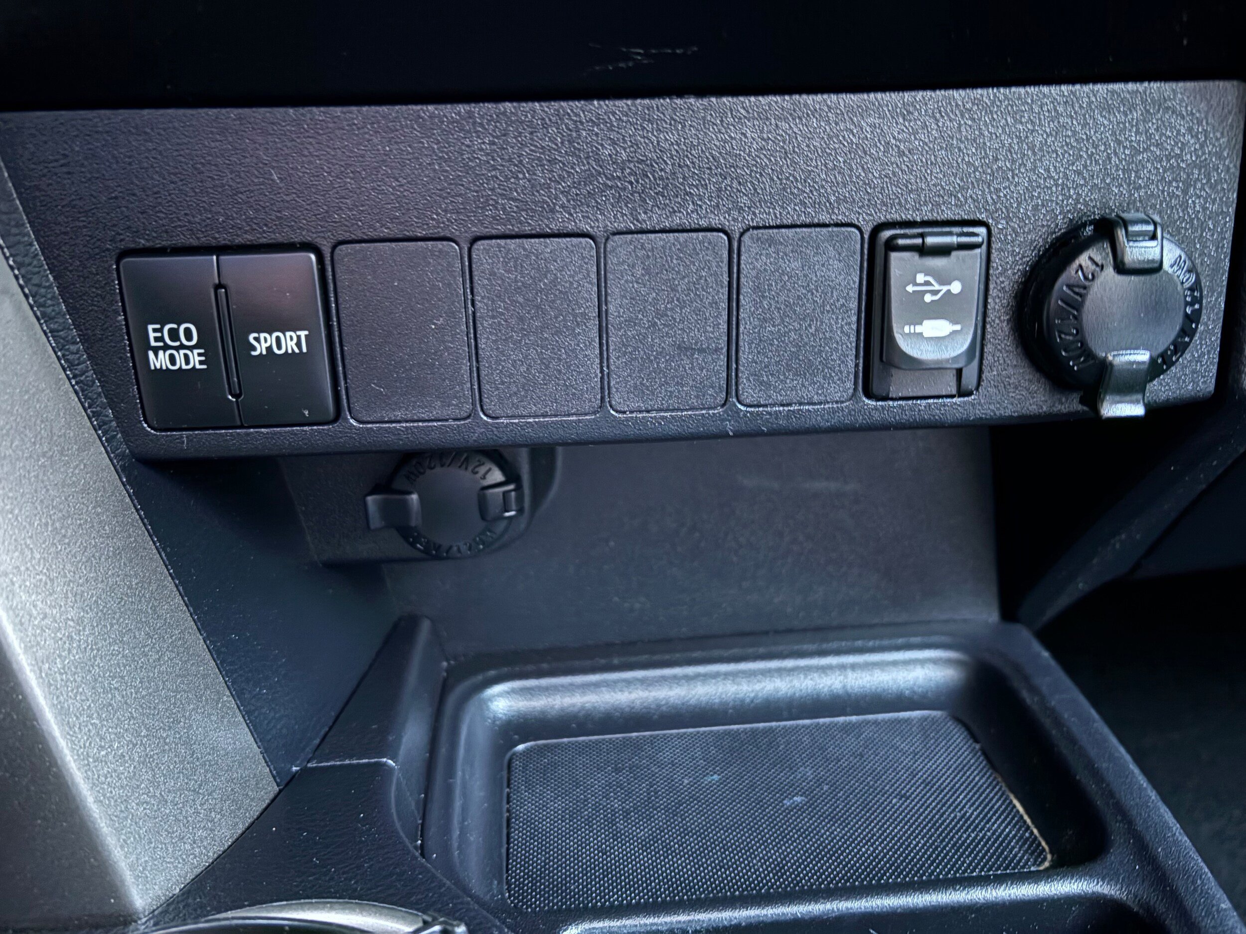 Used 2013 Toyota RAV4 XLE AWD/4WD image 43