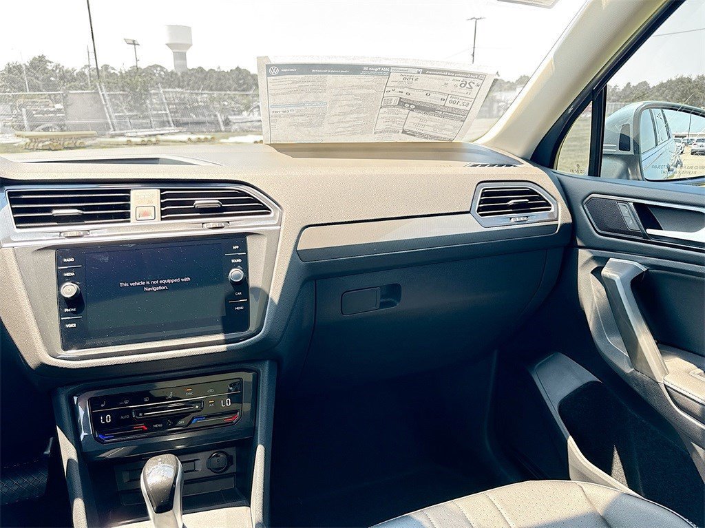 Used 2024 Volkswagen Tiguan SE FWD image 25