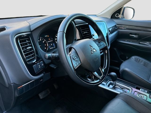 Used 2017 Mitsubishi Outlander SEL image 10