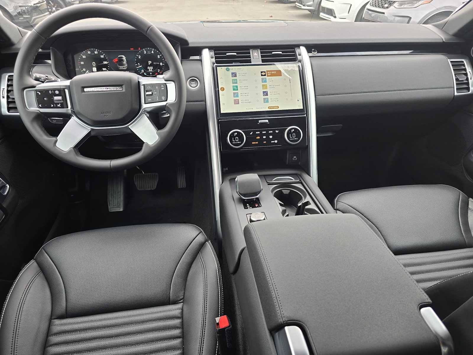 New 2025 Land Rover Discovery S image 20