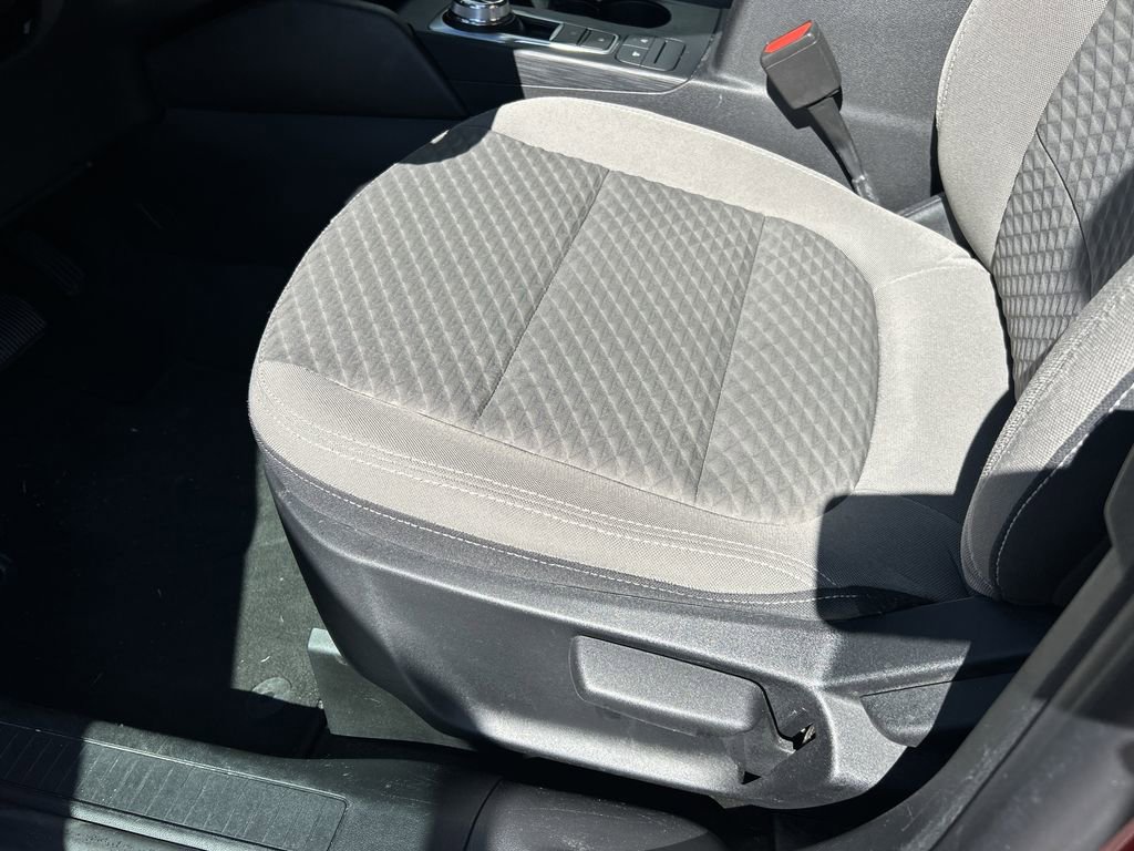 Used 2022 Ford Escape SE w/ Cold Weather Package image 20